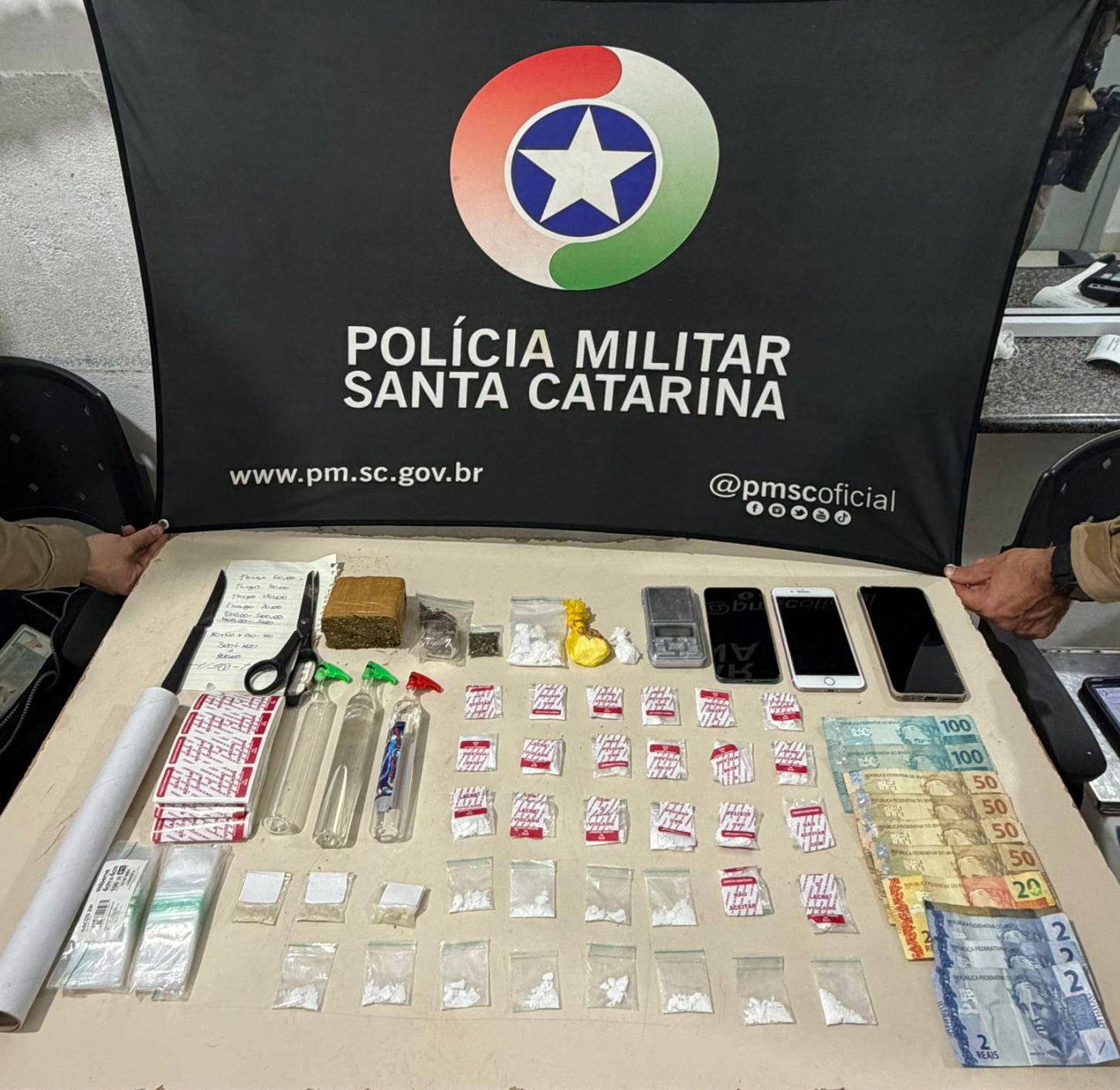 Polícia Militar desarticula esquema de tráfico com entregas por veículo em Porto Belo