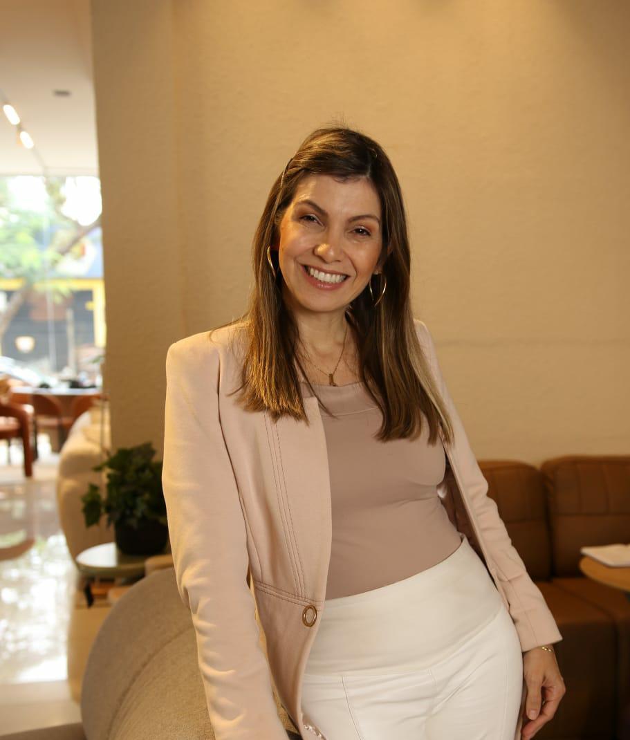 Priscila da Rocha traz NR-1 e importância da saúde mental para palestra aberta a empresas em Balneário Camboriú