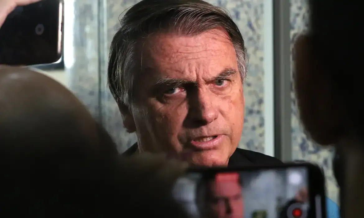 Superior Tribunal Militar autoriza coleta de dados sobre trajetória de Bolsonaro no Exército