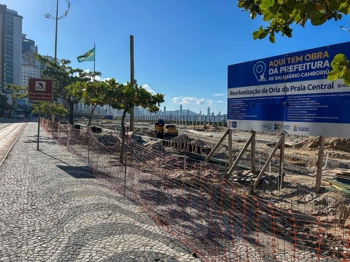 Tapumes da reurbanização são retirados para início da estrutura da pista de micromobilidade