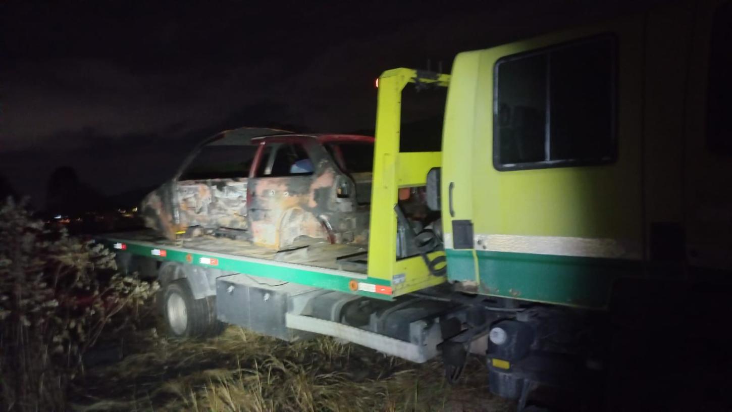 Veículo furtado é encontrado carbonizado às margens da BR-101 em Porto Belo  - Polícia Militar recupera bicicldeta furtada e detém dois suspeitos em Bombinhas 