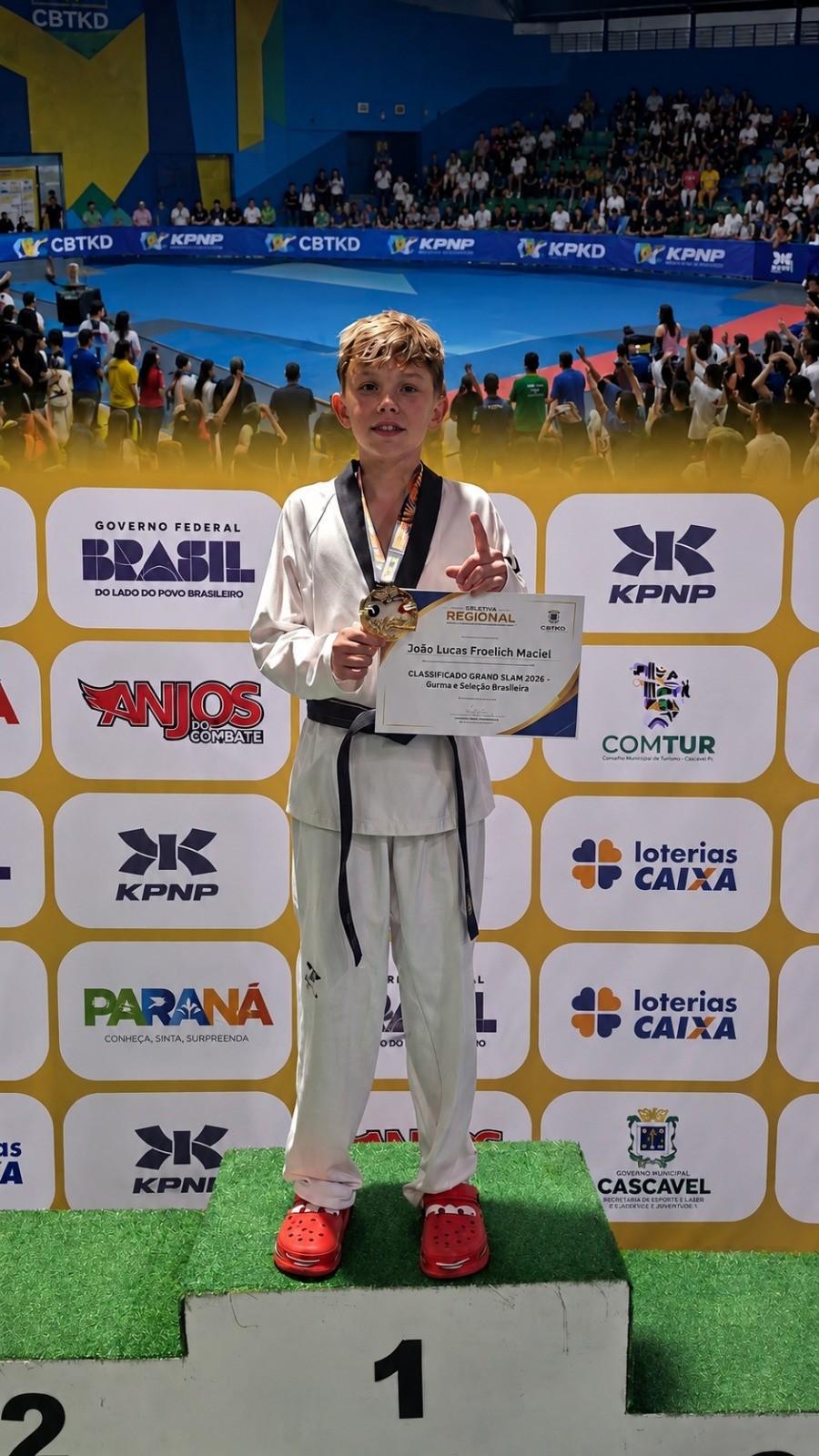 Atleta de Itapema conquista ouro no Sul-Brasileiro de Taekwondo