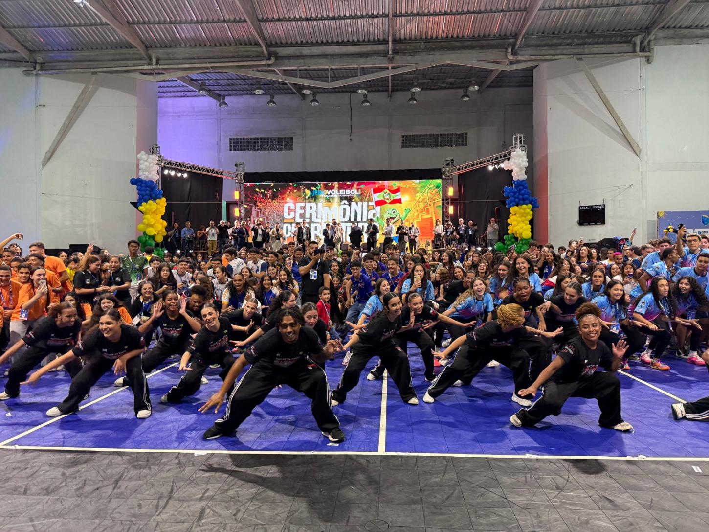 Cerimônia marca início dos Jogos Escolares Brasileiros de Voleibol Sub-18 em Balneário Camboriú