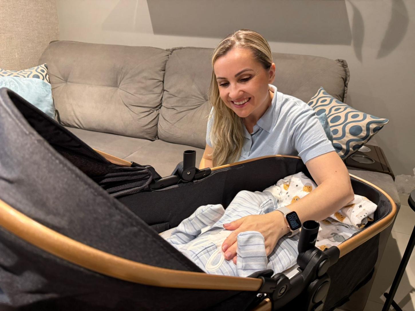 Dia das Mães: adoção realiza sonho da maternidade para servidora de Balneário Camboriú