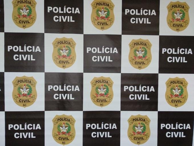 Homem é preso em flagrante por armazenamento de pornografia infantojuvenil em Camboriú