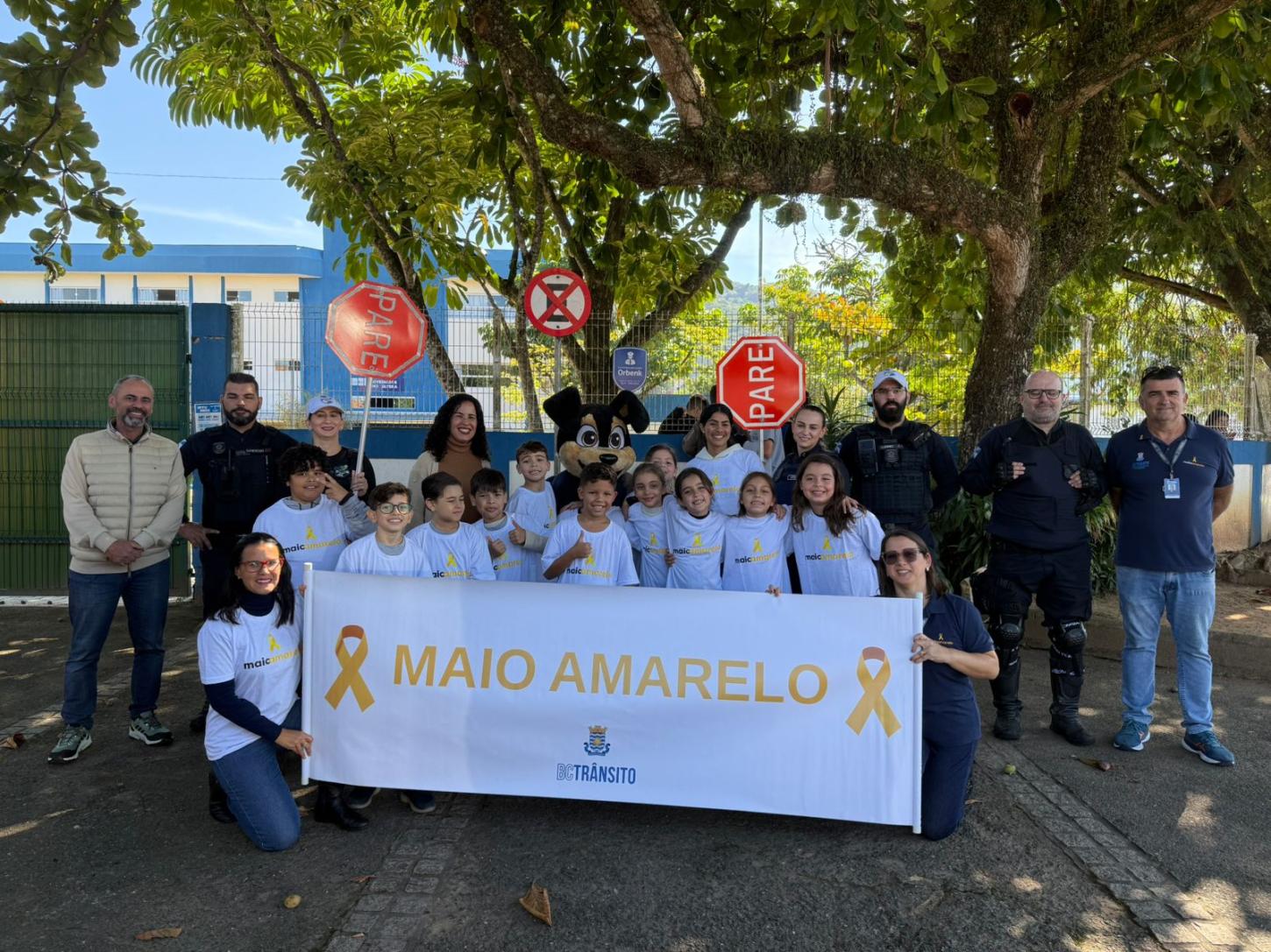 Maio Amarelo: alunos do Programa Transitar participam de ação educativa