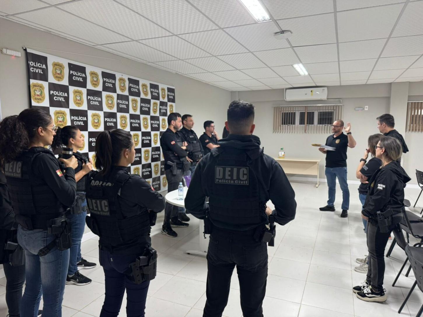 Polícia Civil deflagra operação “Emissário” contra crimes de corrupção e contra o sistema financeiro
