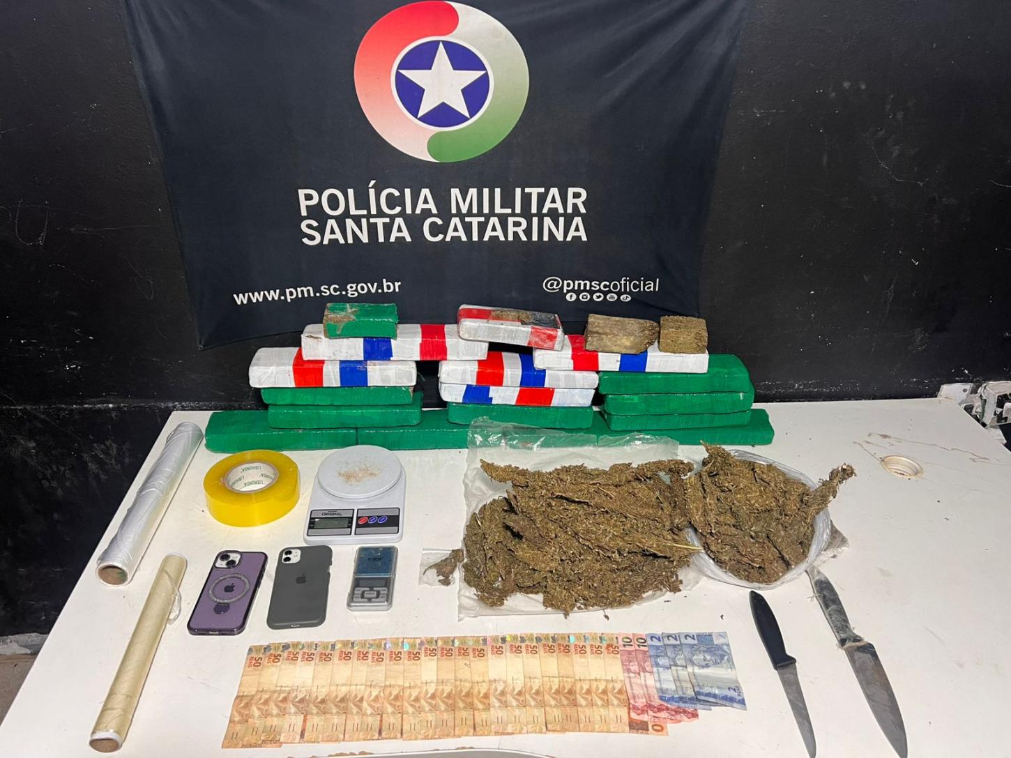 Polícia Militar apreende mais de 13 quilos e drogas e prende casal por tráfico em Itajaí