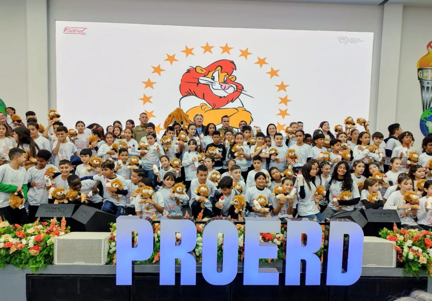 PROERD forma mais de 600 alunos em solenidade no Pavilhão dos Gideões em Camboriú 