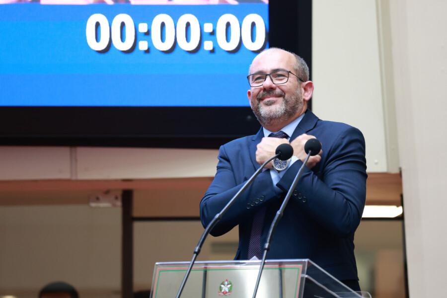 Rodrigo Fachini toma posse como deputado estadual e defende política centrada na vida das pessoas