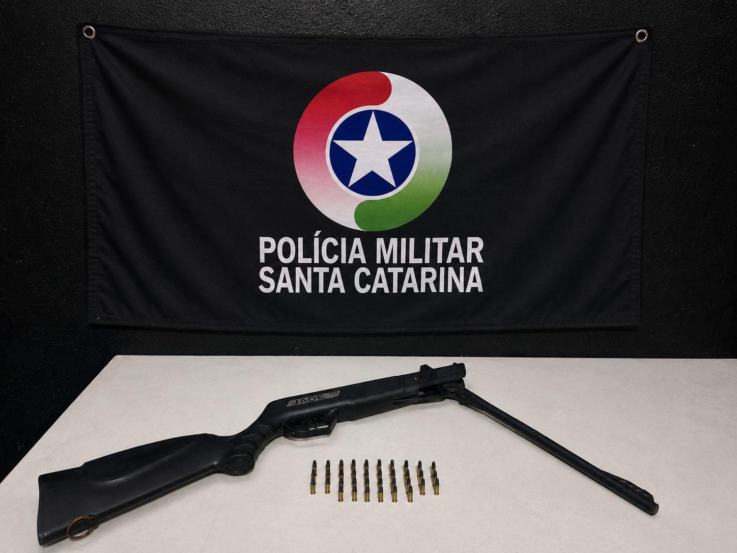 Tentativa de homicídio, posse irregular de arma de fogo e disparos são registrados no bairro Itaipava em Itajaí