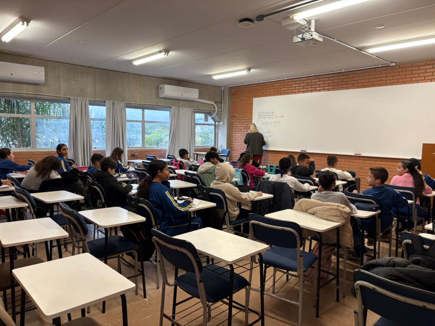 Alunos do CAIC iniciaram período de aulas na Univali nesta segunda