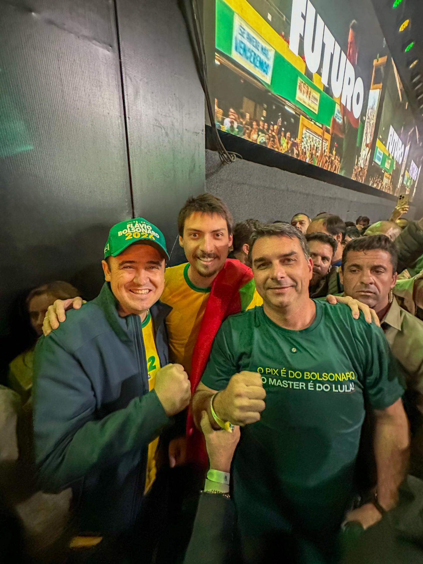 Carlos Humberto inaugura nova sede do PL em Balneário Camboriú