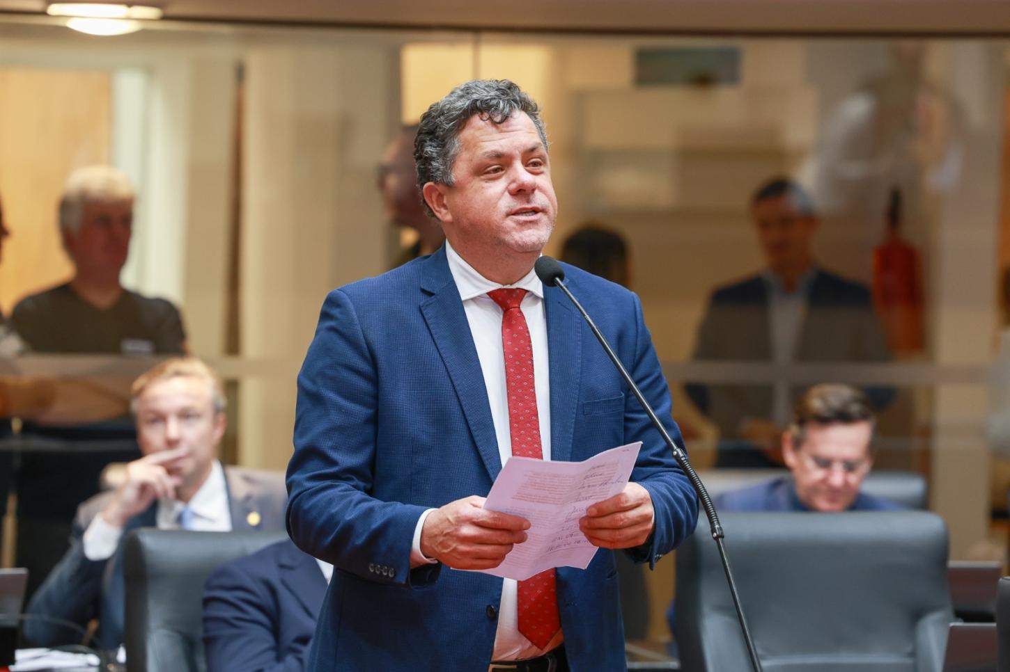 Deputado Naatz alerta e defende ação conjunta para evitar golpes no mercado imobiliário na região da Amfri