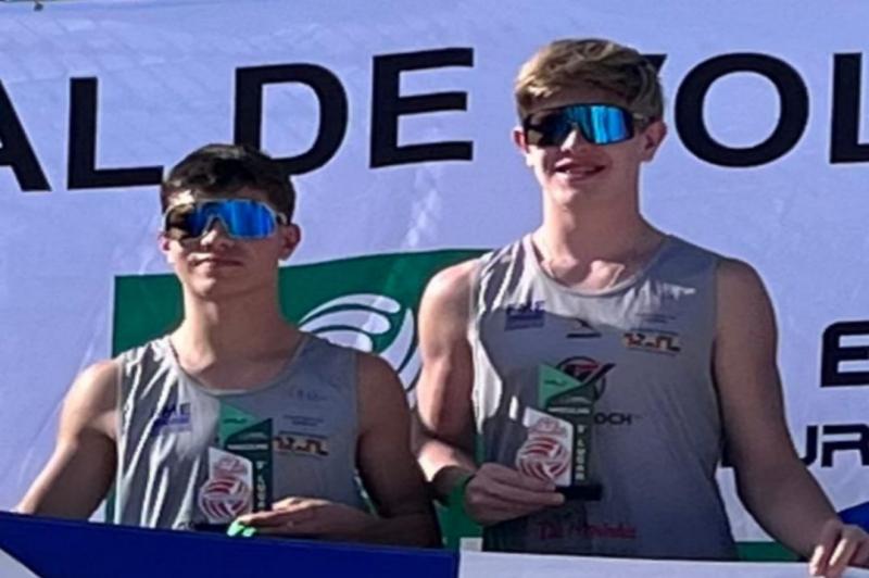 Dupla de Balneário Camboriú conquista 3° lugar no Circuito Catarinense de Vôlei de Praia