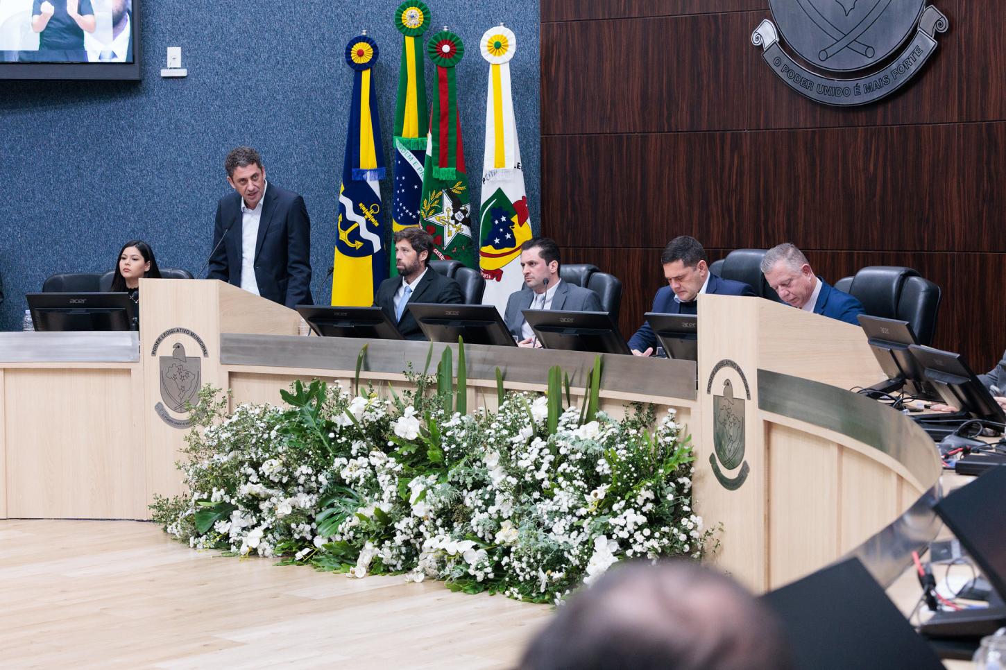 Empresários que investiram R$ 6 milhões em projetos para Itajaí recebem ...