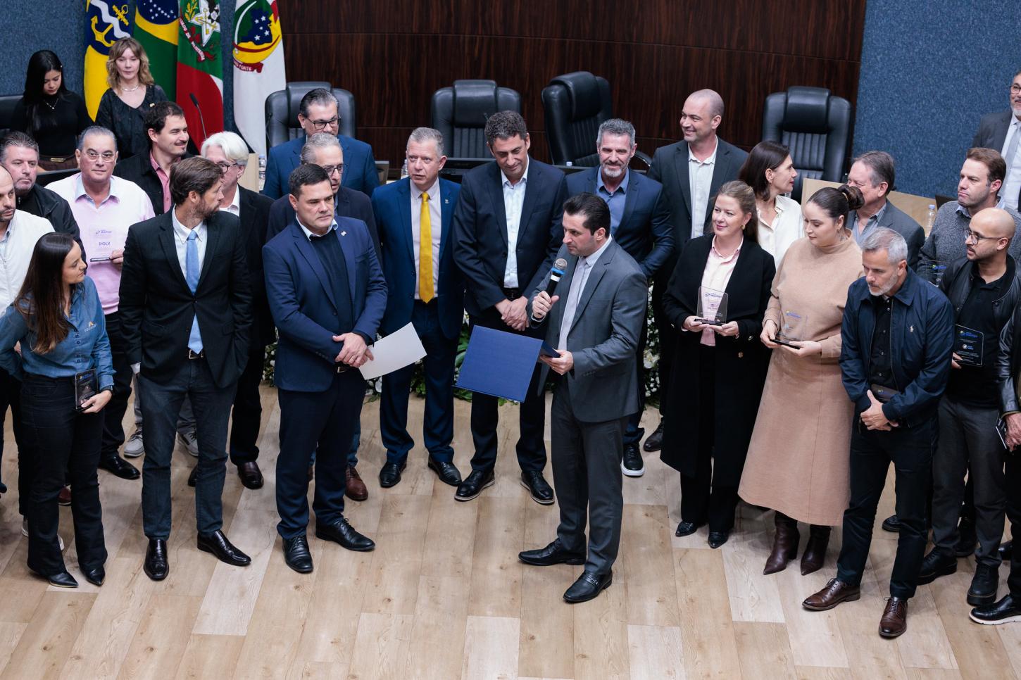 Empresários que investiram R$ 6 milhões em projetos para Itajaí recebem ...