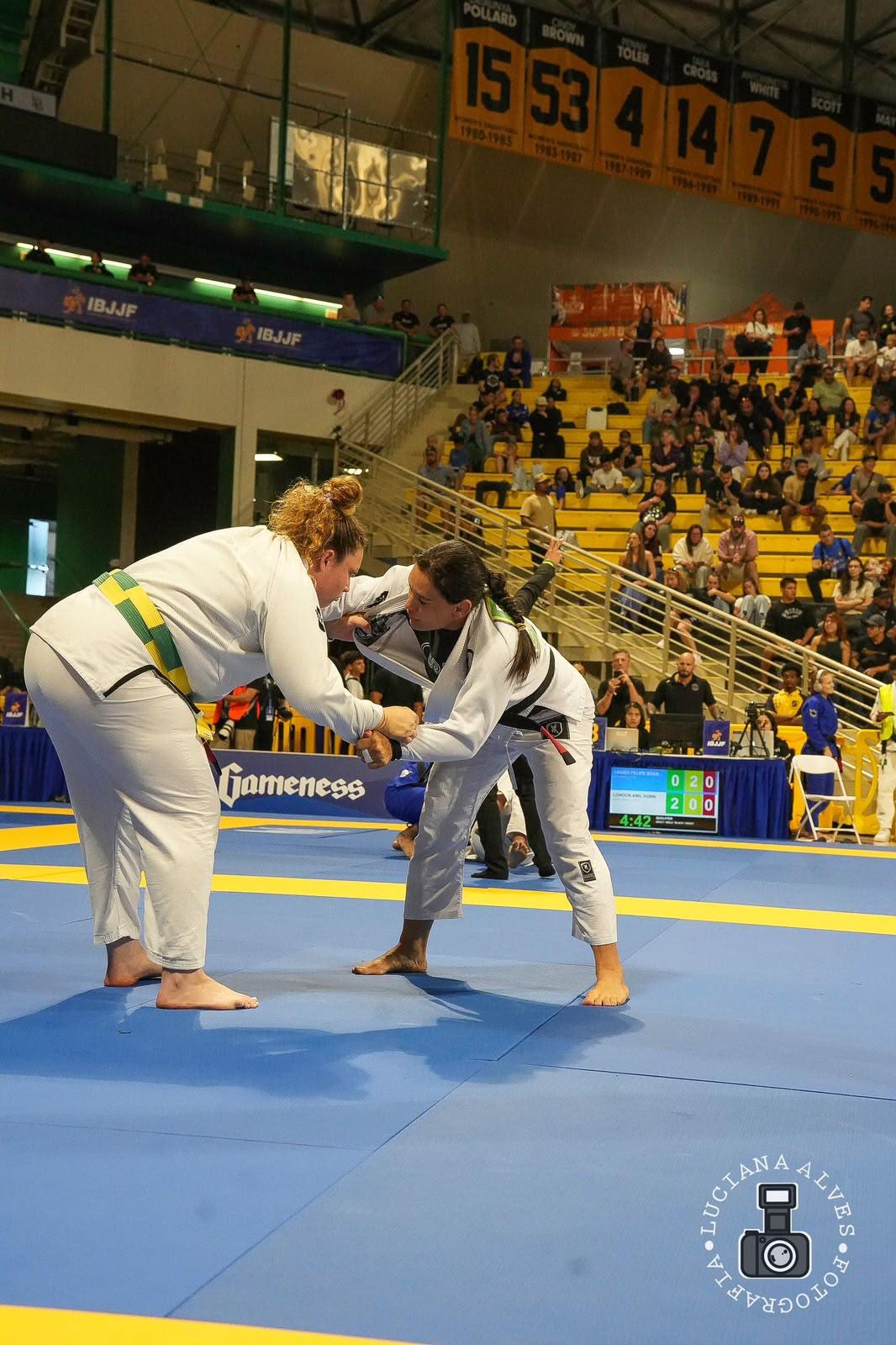 Faixa-preta de Santa Catarina sobe ao pódio em um dos maiores campeonatos de jiu-jítsu do mundo, na Califórnia