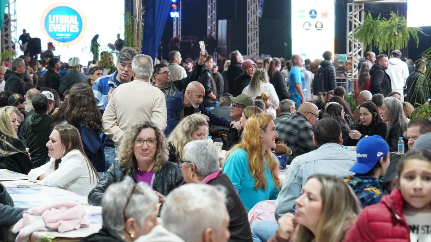 Gastronomia e música animam o segundo dia do Festival do Pescador do Bom Sucesso