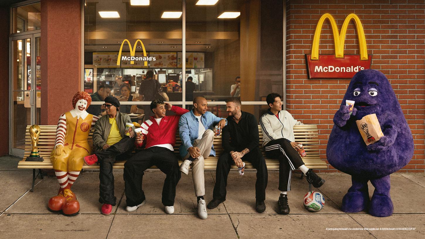 McDonald's entra no clima da Copa do Mundo da FIFA 26™ com McOferta especial e copos exclusivos de ícones do futebol