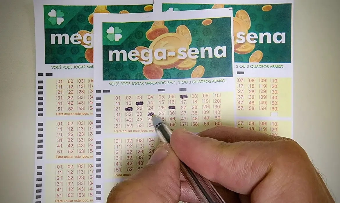 Mega-Sena sorteia prêmio estimado em R$ 32 milhões neste sábado