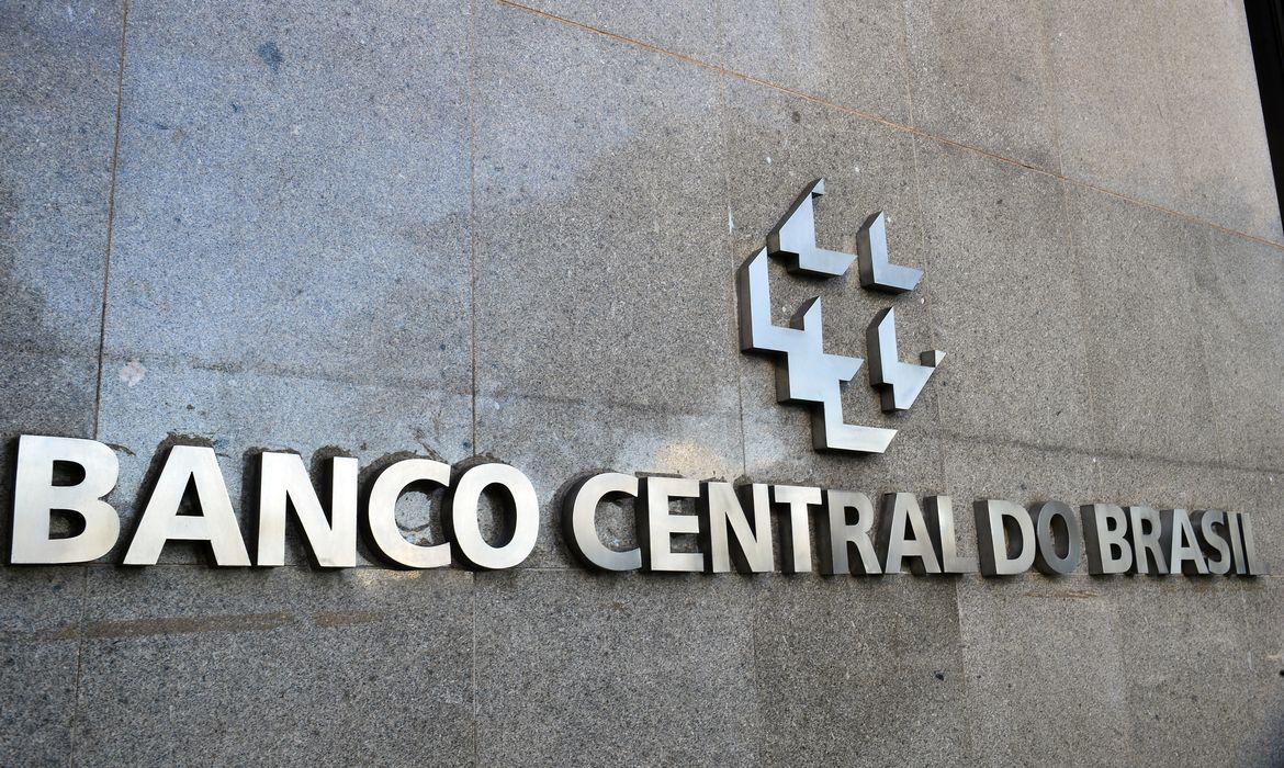 Mercado financeiro eleva previsão da Selic para 13,75% ao ano