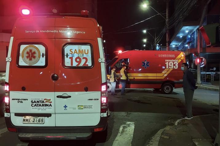 Motociclista bate em poste e morre em Porto Belo