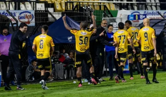 Novorizontino vence o líder Vila Nova e dorme na vice-liderança da Série B - Confira os resultados desta sexta-feira