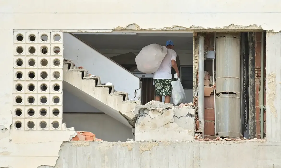 Número de mortos por terremoto na Venezuela se aproxima de 1.500