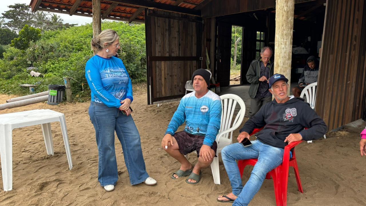 Pescadores cobram diálogo e mais segurança para a atividade durante encontro com vereadora Ciça Müller