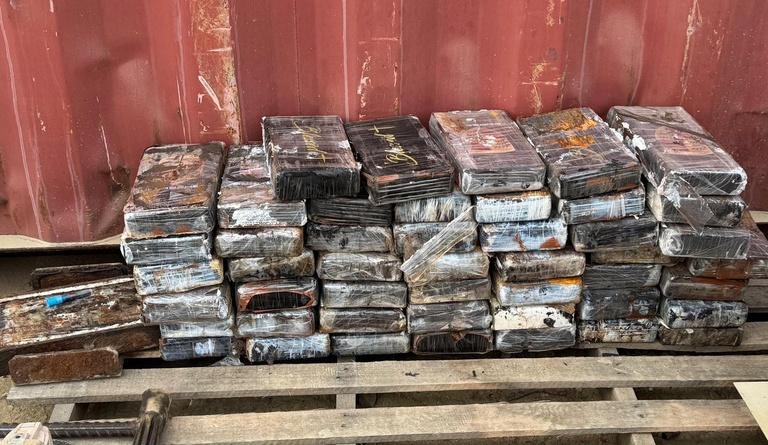 PF apreende 150 kg de cocaína em contêineres com destino à Europa durante ação na região portuária de Navegantes