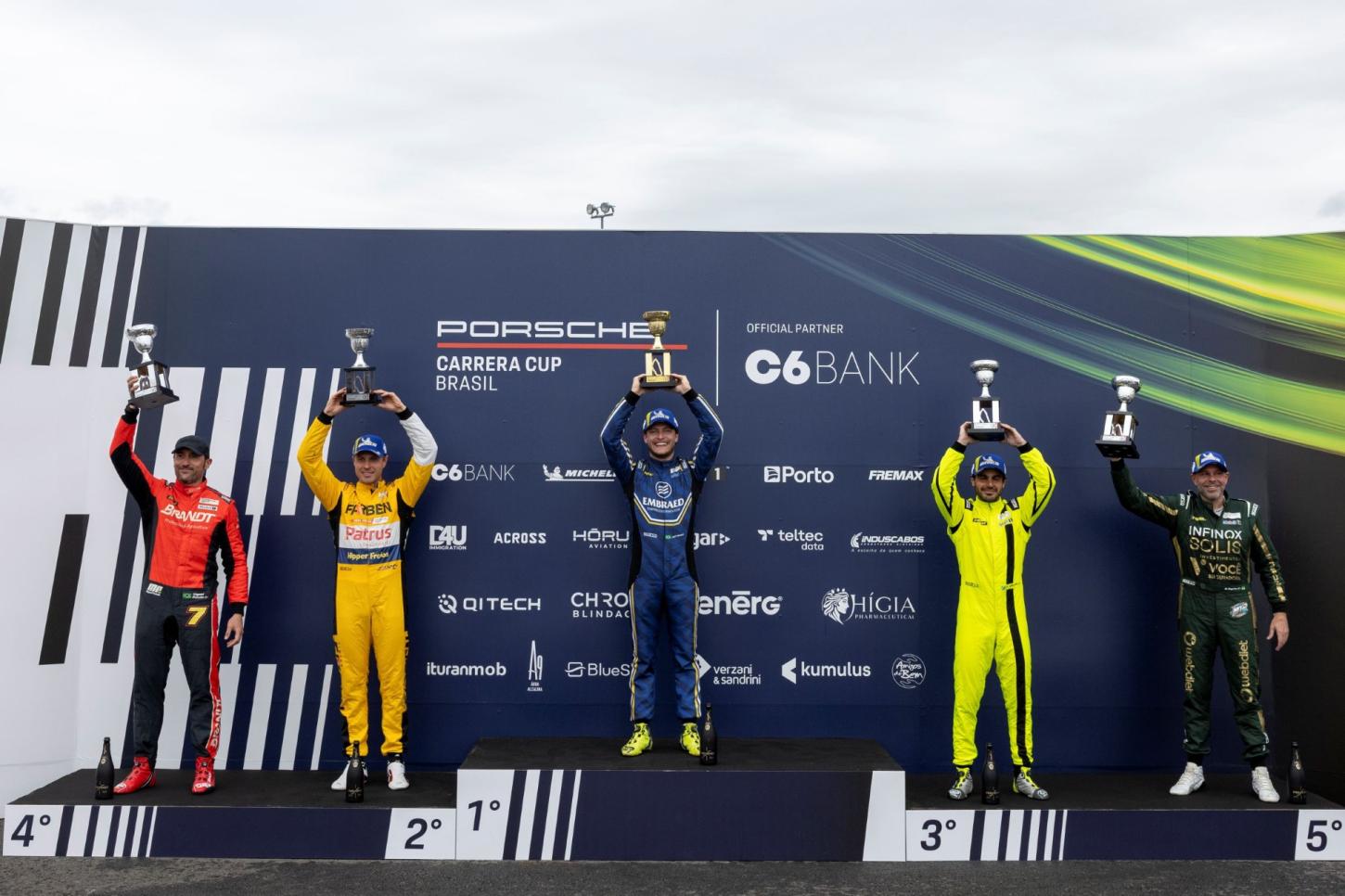 Piloto catarinense e morador de Balneário Camboriú Jeff Giassi é o grande vencedor da prova de Le Mans, na França