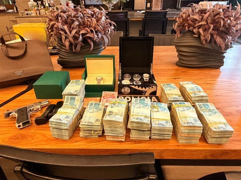 Polícia Federal desarticula esquema milionário em região aduaneira de Itajaí