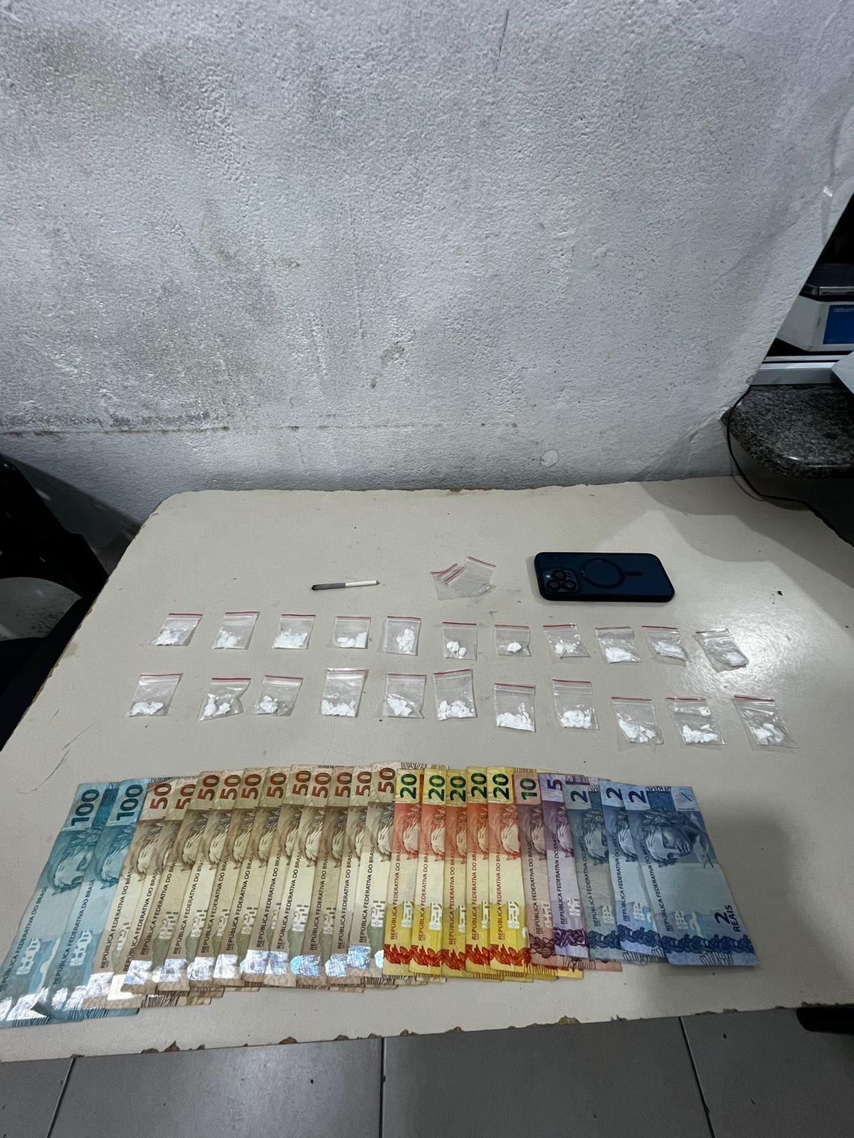 Polícia Militar prende suspeito por tráfico de drogas em Itapema