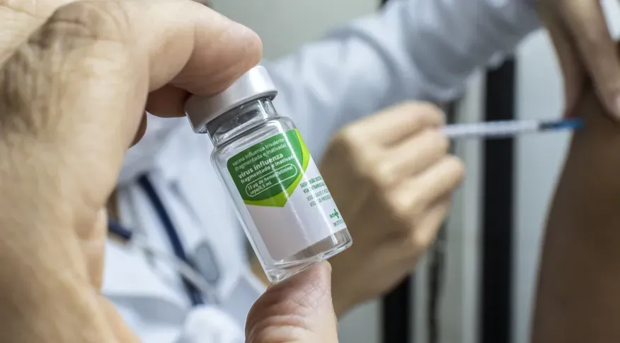 Vacinação contra a gripe está liberada para toda a população e UBSs terão horário estendido em Itapema
