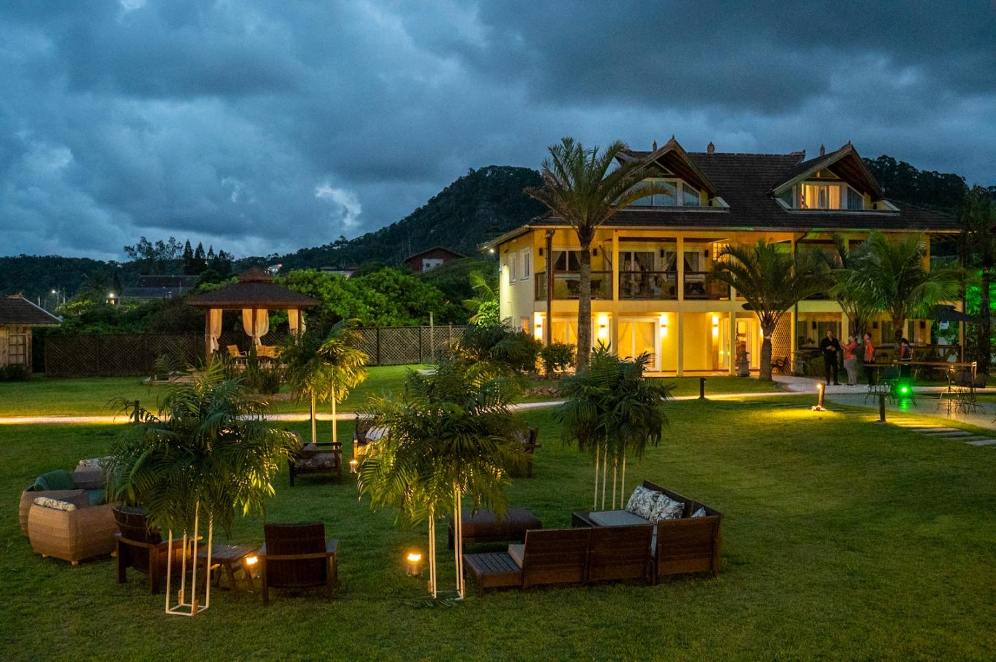 Aromas de Inverno: Pousada Estaleiro Guest House une alta gastronomia de fogo de chão e caldos artesanais em Balneário Camboriú