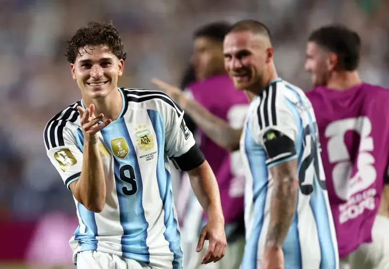 Atual campeã da Copa do Mundo, a Argentina venceu a Suíça e vai em busca do tetracampeonato - Confira outros resultados do sábado