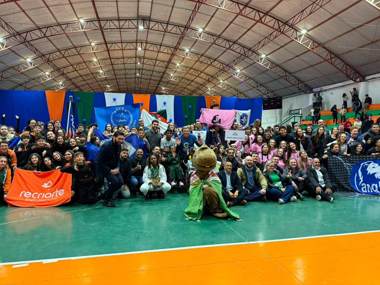 Camboriú reúne mais de três mil estudantes para os Jogos e Parajogos Escolares