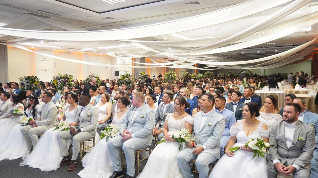 Casamento Coletivo celebra união de 62 casais no aniversário de Balneário Camboriú