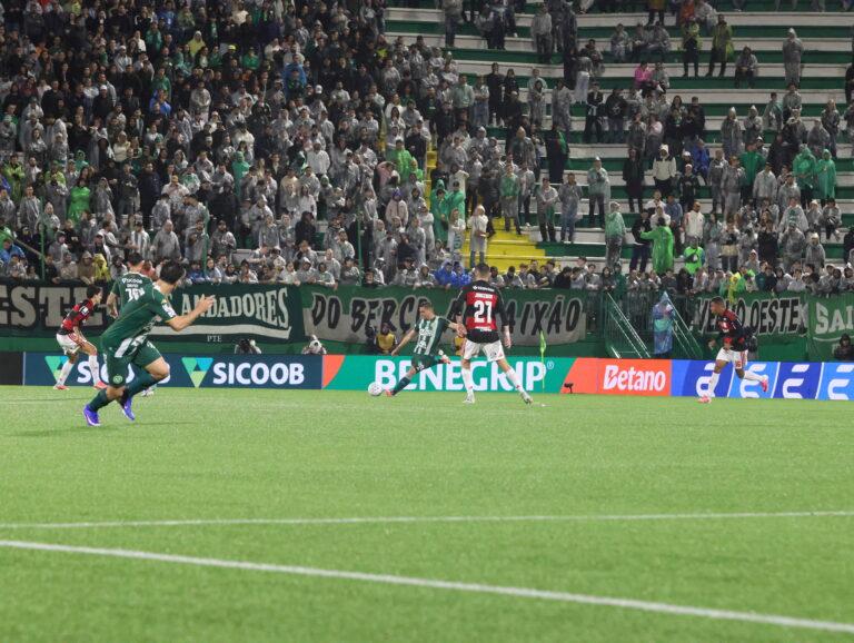 Chapecoense é superada pelo Flamengo - Confira outros resultados da quarta-feira 