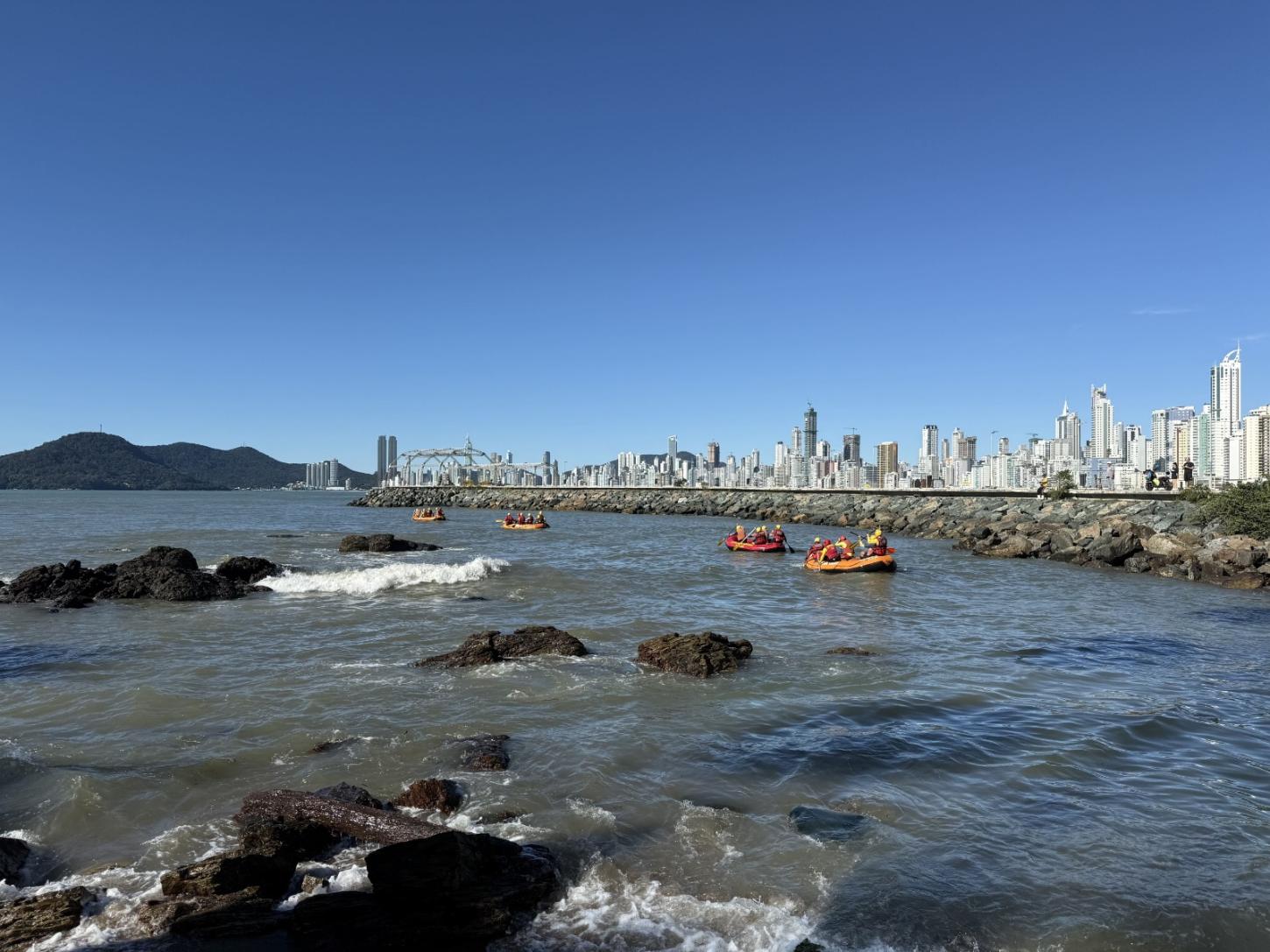 Defesa Civil de Balneário Camboriú realiza treinamento conjunto de resgate em enchentes