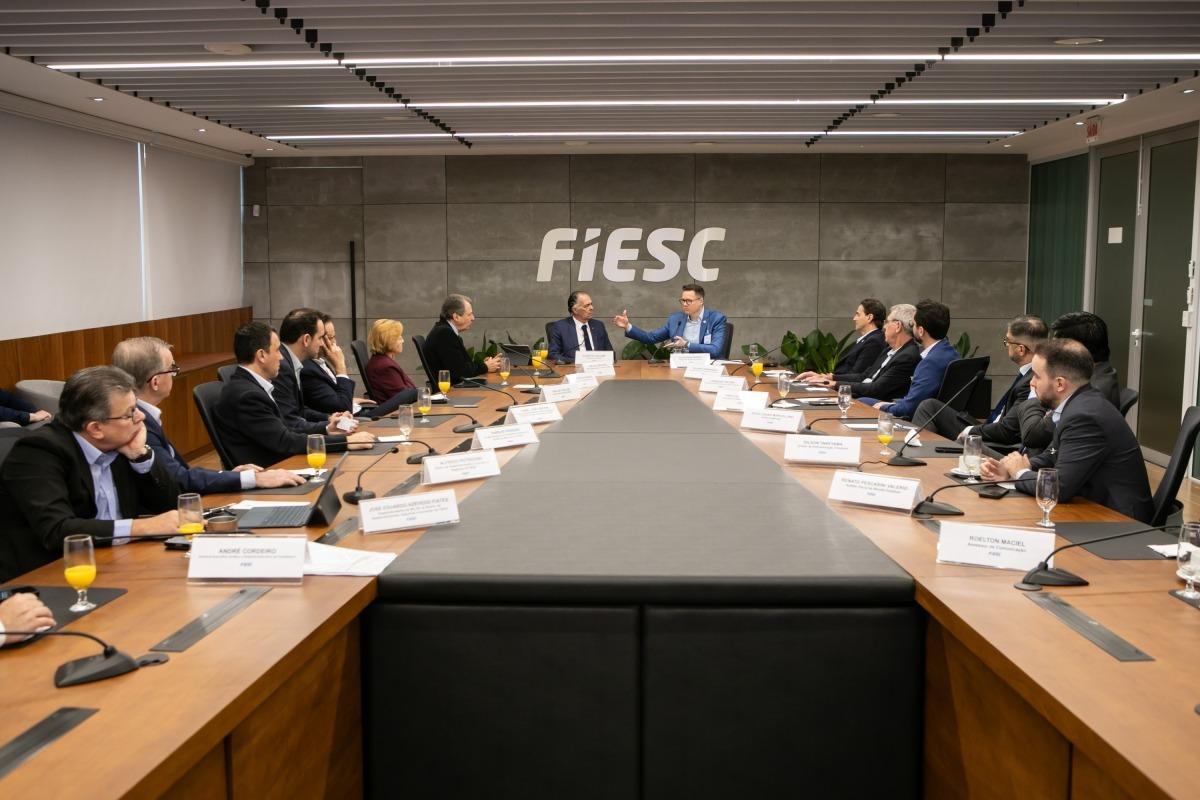FIESC e governo de SC montam grupo de trabalho por medidas contra “Segundo Tarifaço”