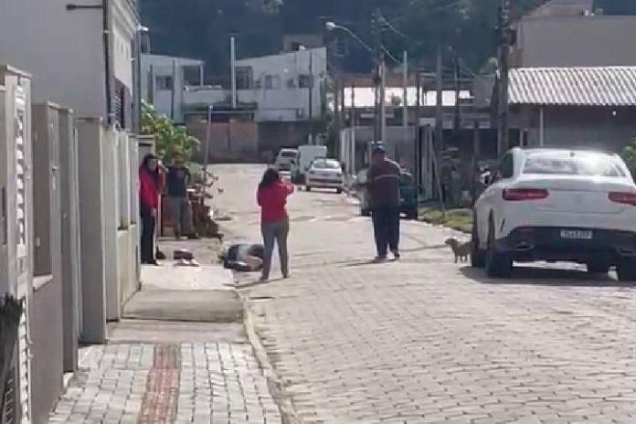 Homem é executado com mais de 20 disparos no Alto São Bento em Itapema 