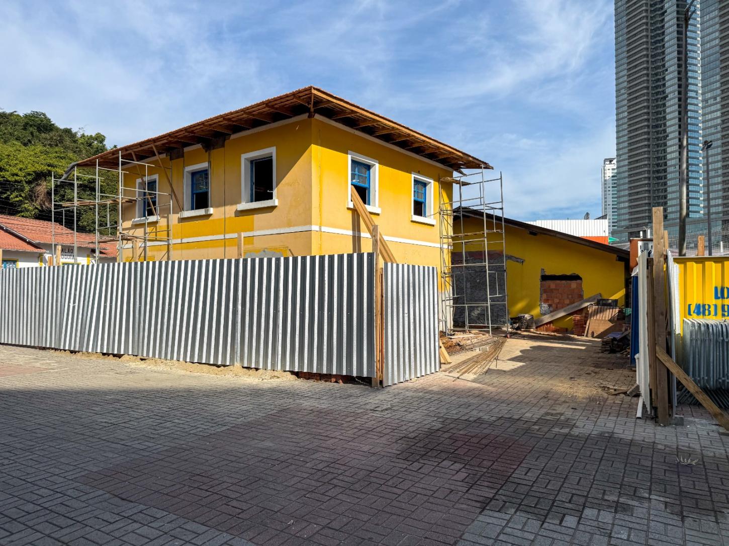 Obras de restauração da Casa Linhares seguem em Balneário Camboriú