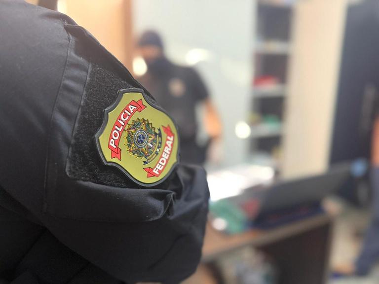 Polícia Federal faz operação para conter lavagem de dinheiro do PCC