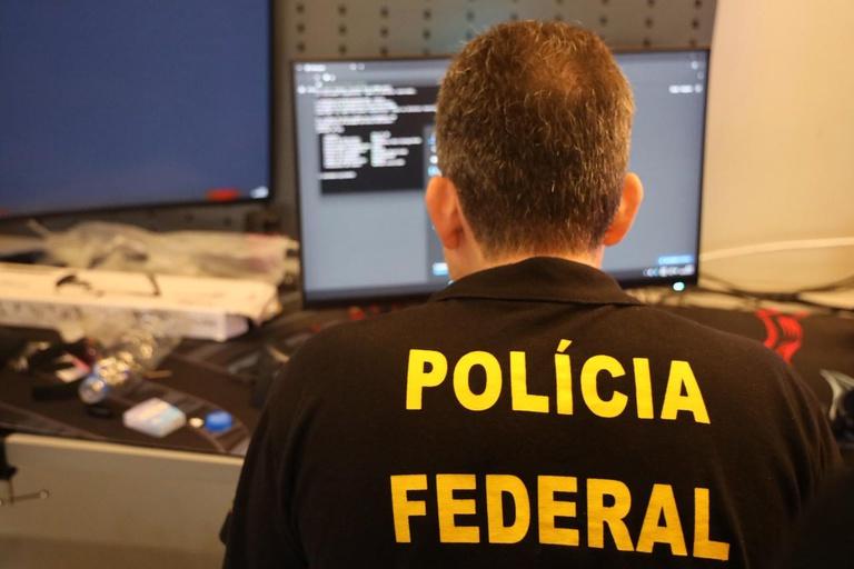 Polícia Federal investiga anúncios digitais falsos que simulavam serviços públicos