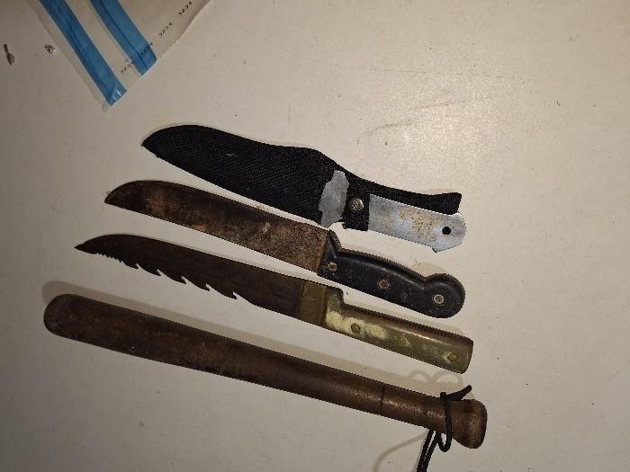 Polícia Militar prende casal por ameaça e apreende armas brancas em Itajaí