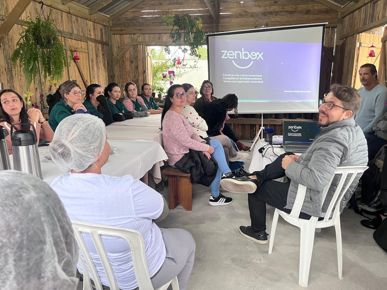 Secretaria da Pessoa Idosa de Balneário Camboriú inicia jornada em Gestão do Bem-Estar e Felicidade Organizacional