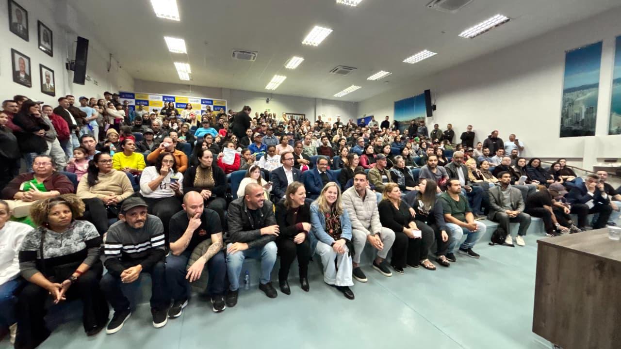Vereadora Ciça Müller participa de audiência pública sobre regularização fundiária da Vila Fortaleza