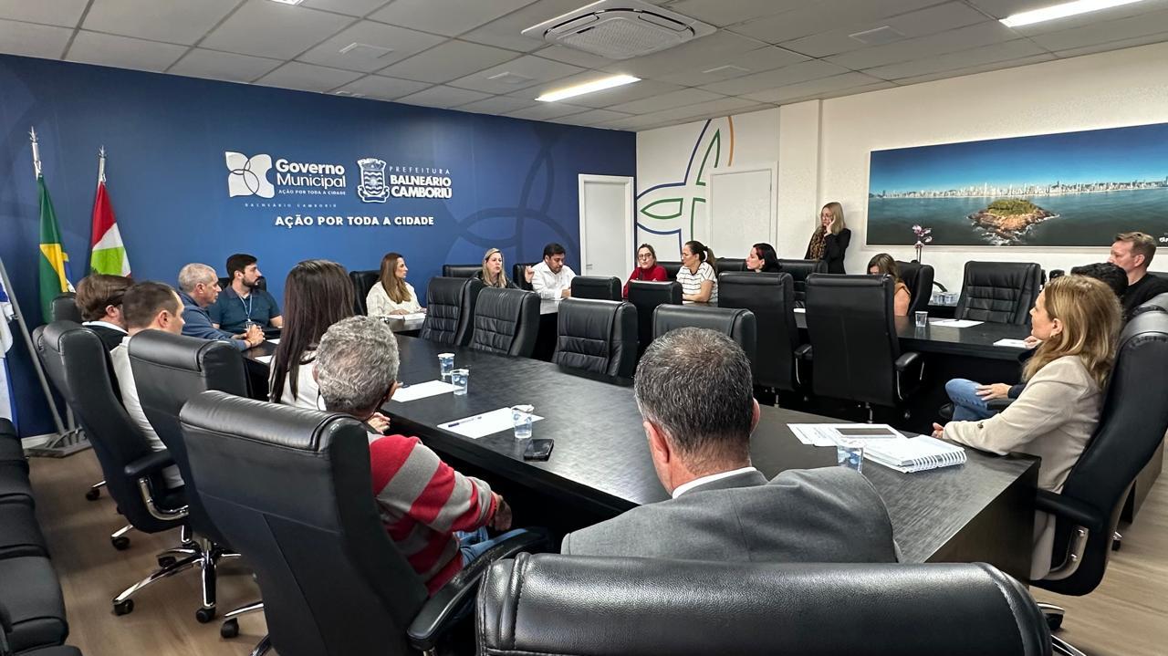Vereadora Ciça Müller participa de reuniões com pautas sobre esporte e locação temporária